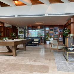 ...das Clubhaus ist sehr elegant...