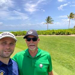 ...ein Par 3 direkt am Meer...