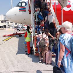 Diesmal mussten wir nach guter alter Art das Flugzeug per Treppe entern