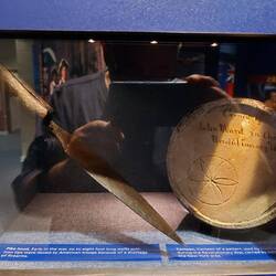 Lanzenspitze und Feldflasche Amerikaner.