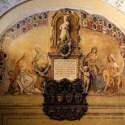 A closer look at the memorial to Cardinal Carlo Borromeo ... on the Legisti side of the palazzo.