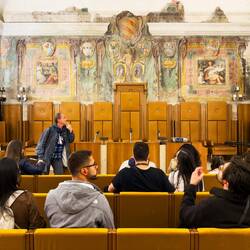 Cubiculum Artistarum … a classroom dedicated to the ‘artists’ and the teaching of liberal arts.