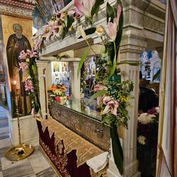 Die Mumie, im Sarg wurde von den Gläubigen abgeküsst