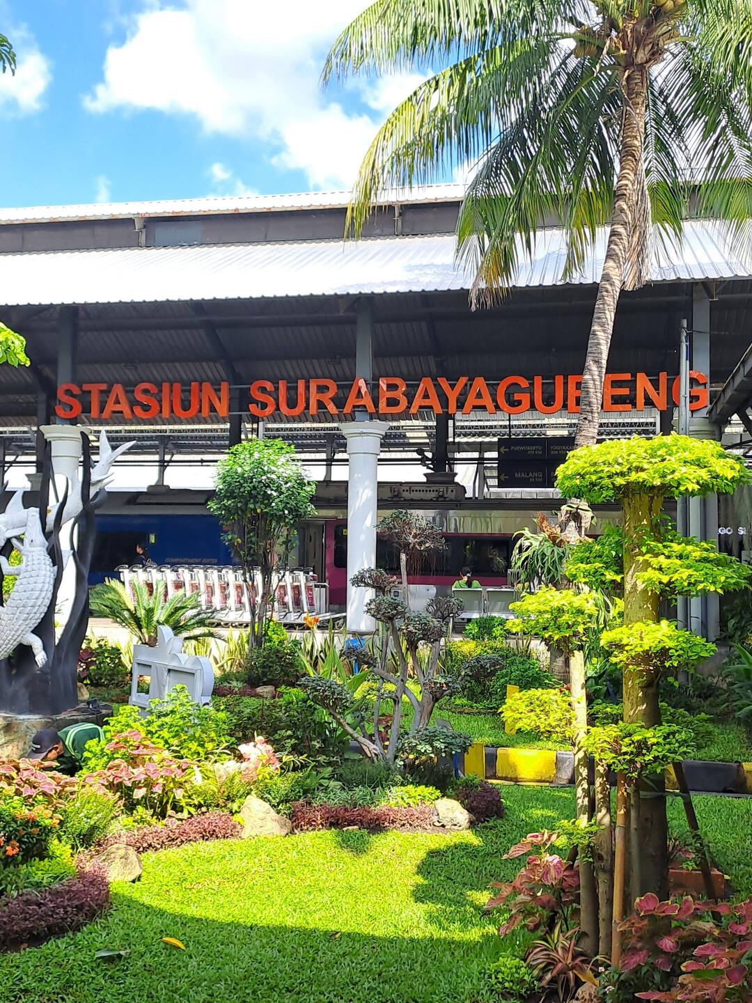 Der Bahnhof von Surabaya