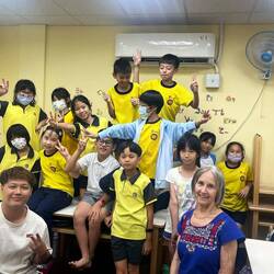 I went to John's class at the "cram school," and spoke with the kids for 30 minutes.