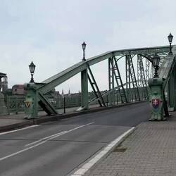 Irgendwie ein krasses Gefühl in dem Augenblick. Und auch jetzt in Retrospektive...