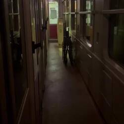 Nein, leider war es nicht möglich Fahrradtickets für den Zug zu buchen... das hätte Stress erspart.