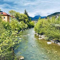 der Radweg verläuft entlang der Eisack, die dem Tal den Namen verleiht