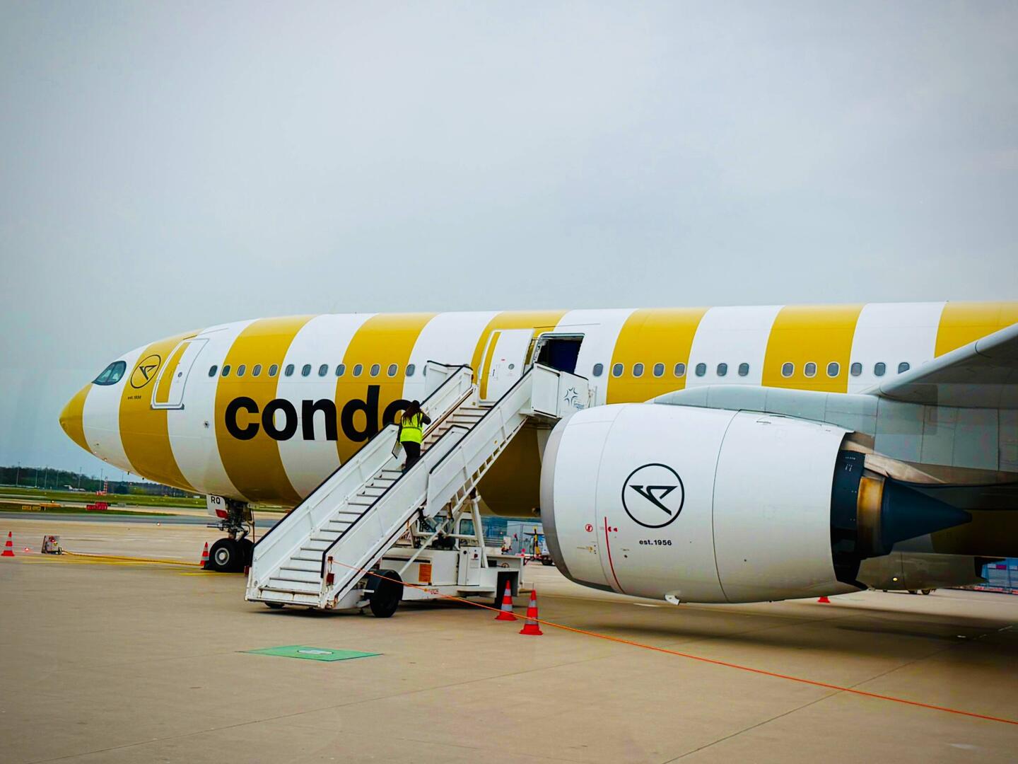 Sieht eher aus wie ein Sexspielzeug oder was neues aus dem Haribo-Regal: seeehr modernes Fluggerät