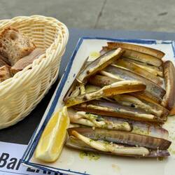 Navajas (Schwertmuscheln gegrillt)