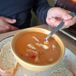Dans un port, on ne peut pas résister à l'appel du poisson frais ! D'abord Fiskisúpa Naustsins 😋