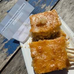 Note found baked in cake in Romanian and the insert is the translation
