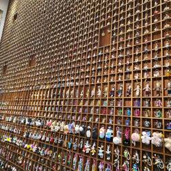 Eine Wand voller schnickschnack....