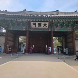 Weiterer Palast, diesmal mit Wachen. Eintritt 60 cent