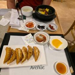 Bibimbap, Aranchini und Dumplings