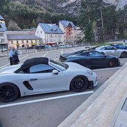 And still more Porsches.