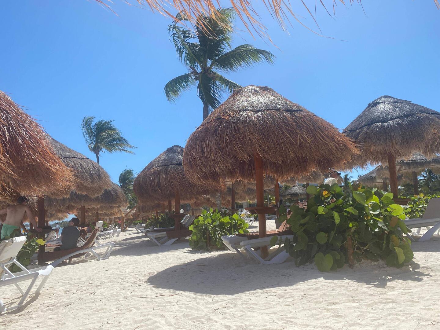 ...erstmal am Strand abhängen...