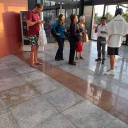 Wenn der Parkautomat kaputt ist...kassiert ein Mensch...wunderbar