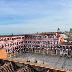 Blick von der Festung hinunter zur Plaza Alta
