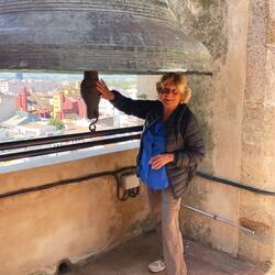 Alle 9 Glocken läuten noch immer, sie werden heute elektrisch angeschlagen.