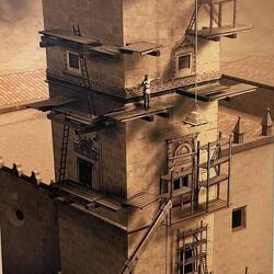 Auf diese Weise wurde der Glockenturm errichtet.