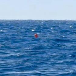 Die Bojen entsprechen den grauen Schiffchen