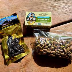 Während ich mein Zelt aufgebaut habe, habe ich ein Geschenk erhalten.