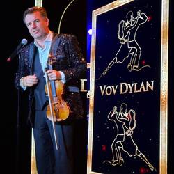 VOV DYLAN String of Hits