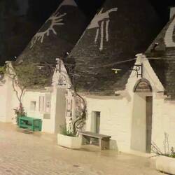 Schutz Symbole auf den Dächern. Teils Glaube,teils Aberglaube..