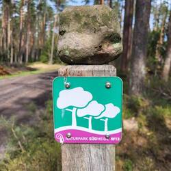 ...dann geht es auf den Wanderweg.