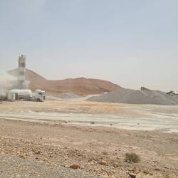 Kleines Zementwerk, mitten im Nichts, bei der Baustelle