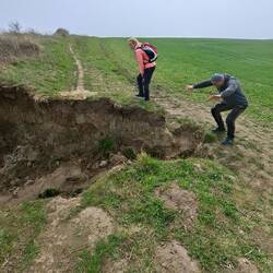 Breite Einschnitte die umwandert werden können