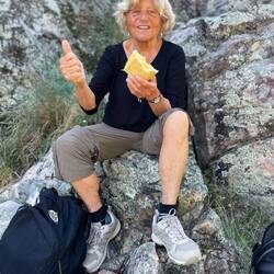 Wir suchen den Schatten. Es hat fast 30 Grad!