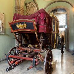 Kutsche im Rathaus mit dem Elefantenwappen Catanias