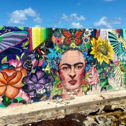 Wandbild am Pier zu Ehren Frida Kahlos