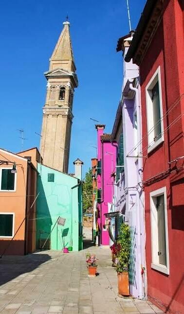 Ein markantes Erkennungszeichen - der schiefe Glockenturm