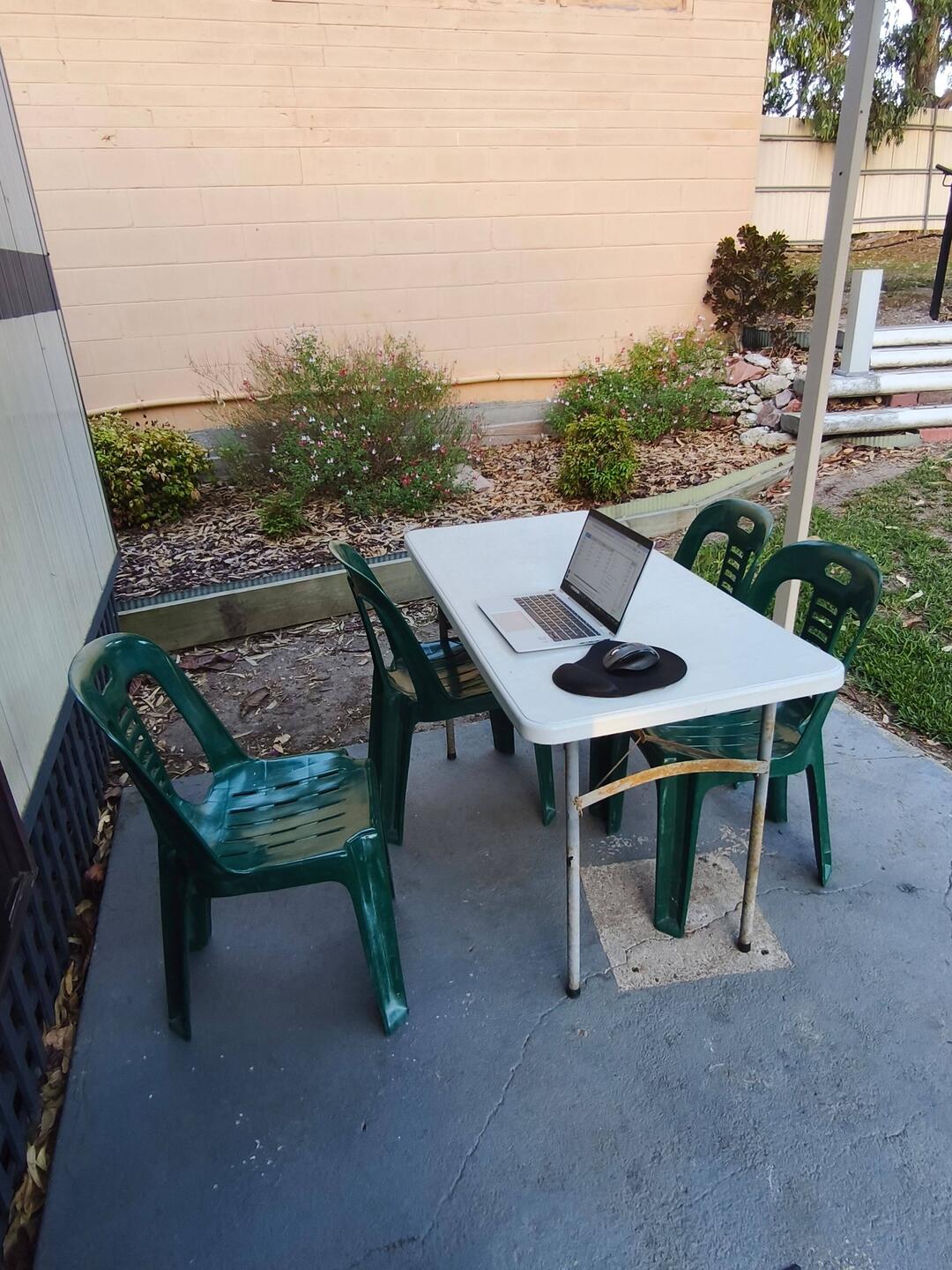 Bürodienst im Garten 🤓