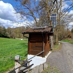 Solarbetriebenes Pegelhäuschen am Wipperbach.