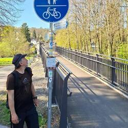 An der Heubrücke über die Sieg geht's los.