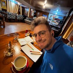 On fini la journée avec une soupe, du thé, et un peu de dessin