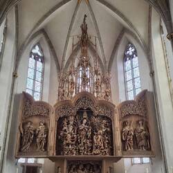 Wahnsinnig detailreicher Chor und Hochaltar ...