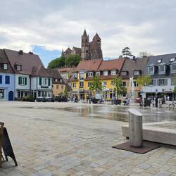 Der zentrale Platz der Stadt.