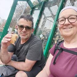 Geschafft: die Pisten, die Etappe und wir 😉🥾