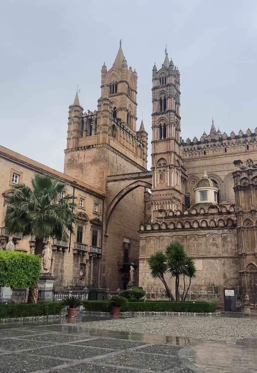 Palermo im Nieselregen - steht der Stadt auch gut, bisschen morbide.