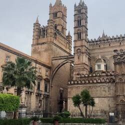 Palermo im Nieselregen - steht der Stadt auch gut, bisschen morbide.