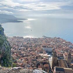 Nochmal Stadt von oben, andere Seite Rocca :-)