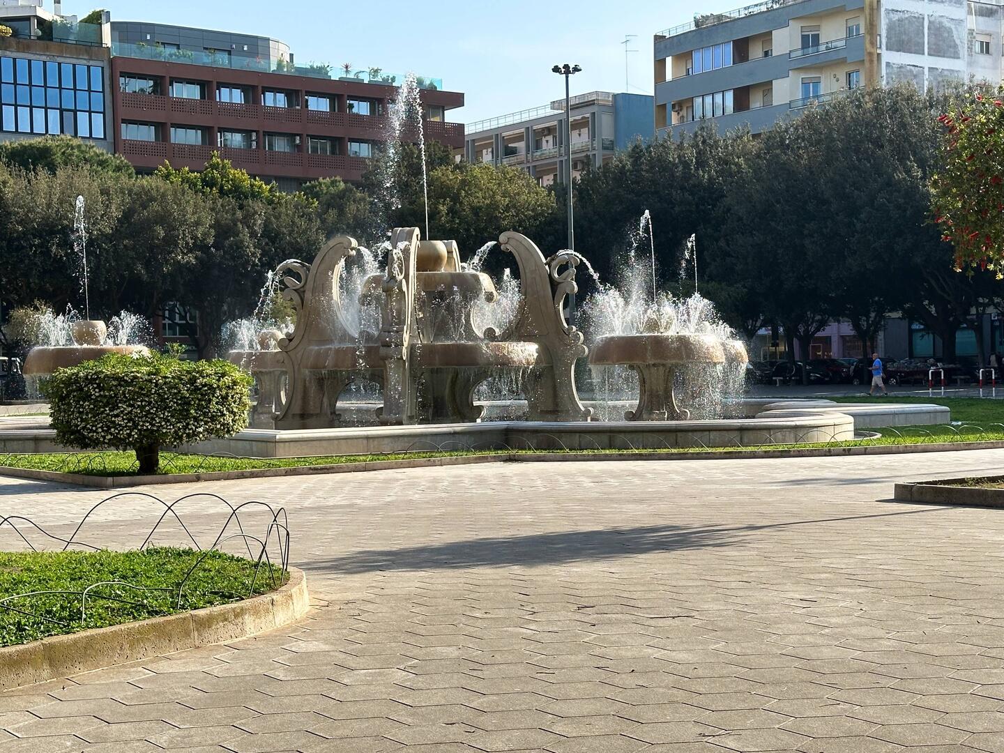 Piazza Mazzini mit Springbrunnen