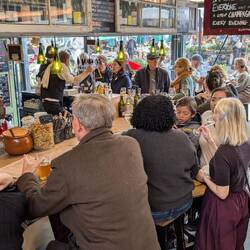 In den Markthallen herrscht reges Treiben