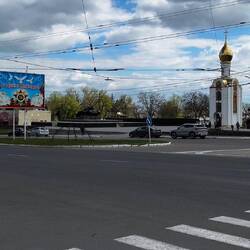 Friedenswerbung nebst Panzer nebst Kirche nebst Heldenfriedhof