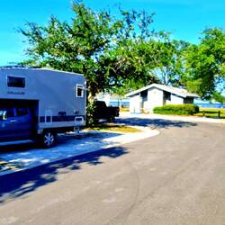 Stellplatz bei der Bootsrampe